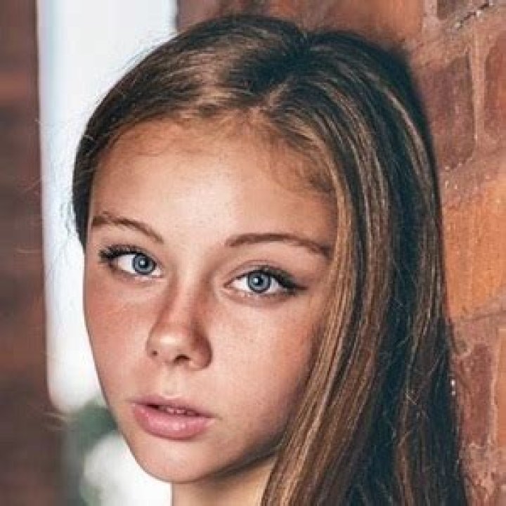 Hannah Kenerly (Dancer) - Age, Birthday, Bio, Facts, Family, Net Worth, Height & More