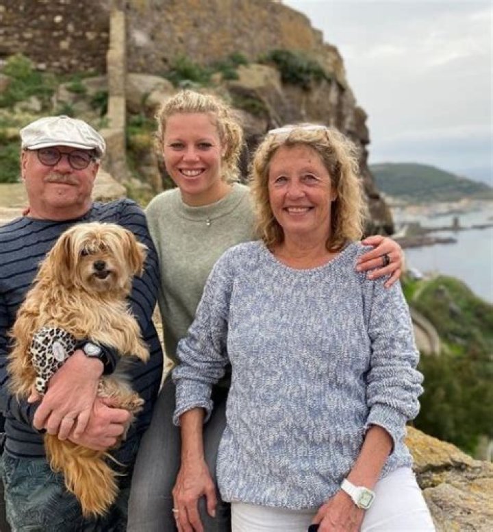 Laura Siegemund family, husband, children, parents, siblings ·