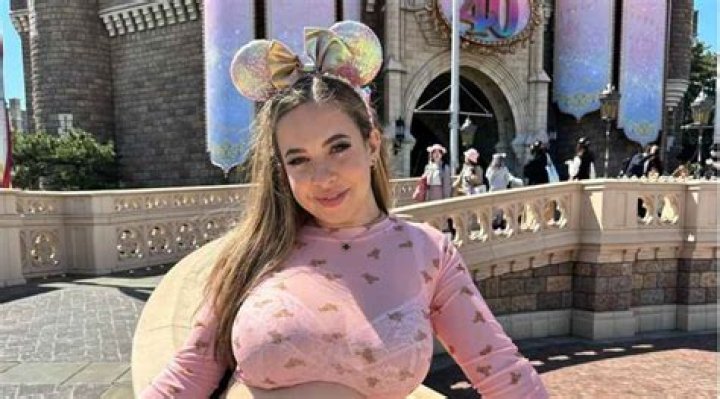 Ruby May Bio, Wiki, Age, ID Card, Height, Husband, Hospital, Surgery, Cosmetics, Passport and Net Worth
