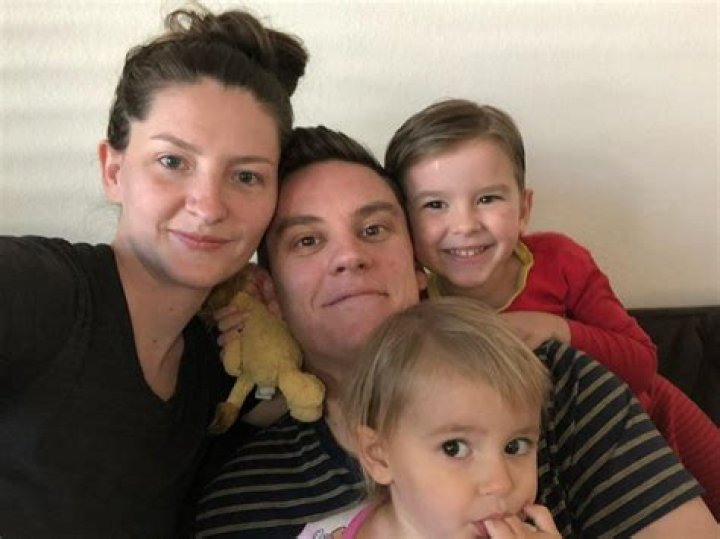 Who is Jenny Apple's husband Kyle Appleford and do they have any children? ·